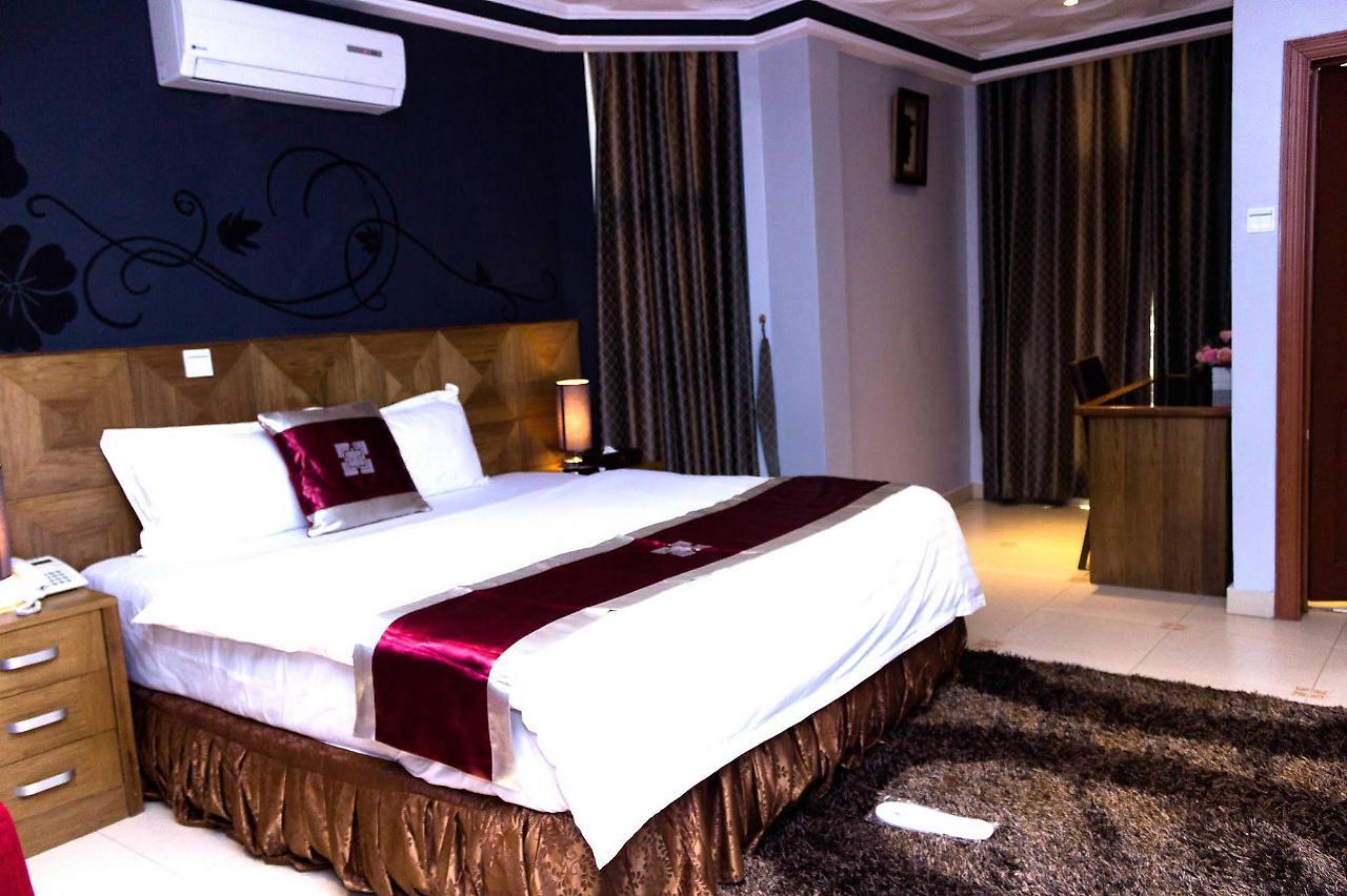 แอร์พอร์ต เวสต์ โฮเต็ล แอคครา Hotel อักกรา ภายนอก รูปภาพ