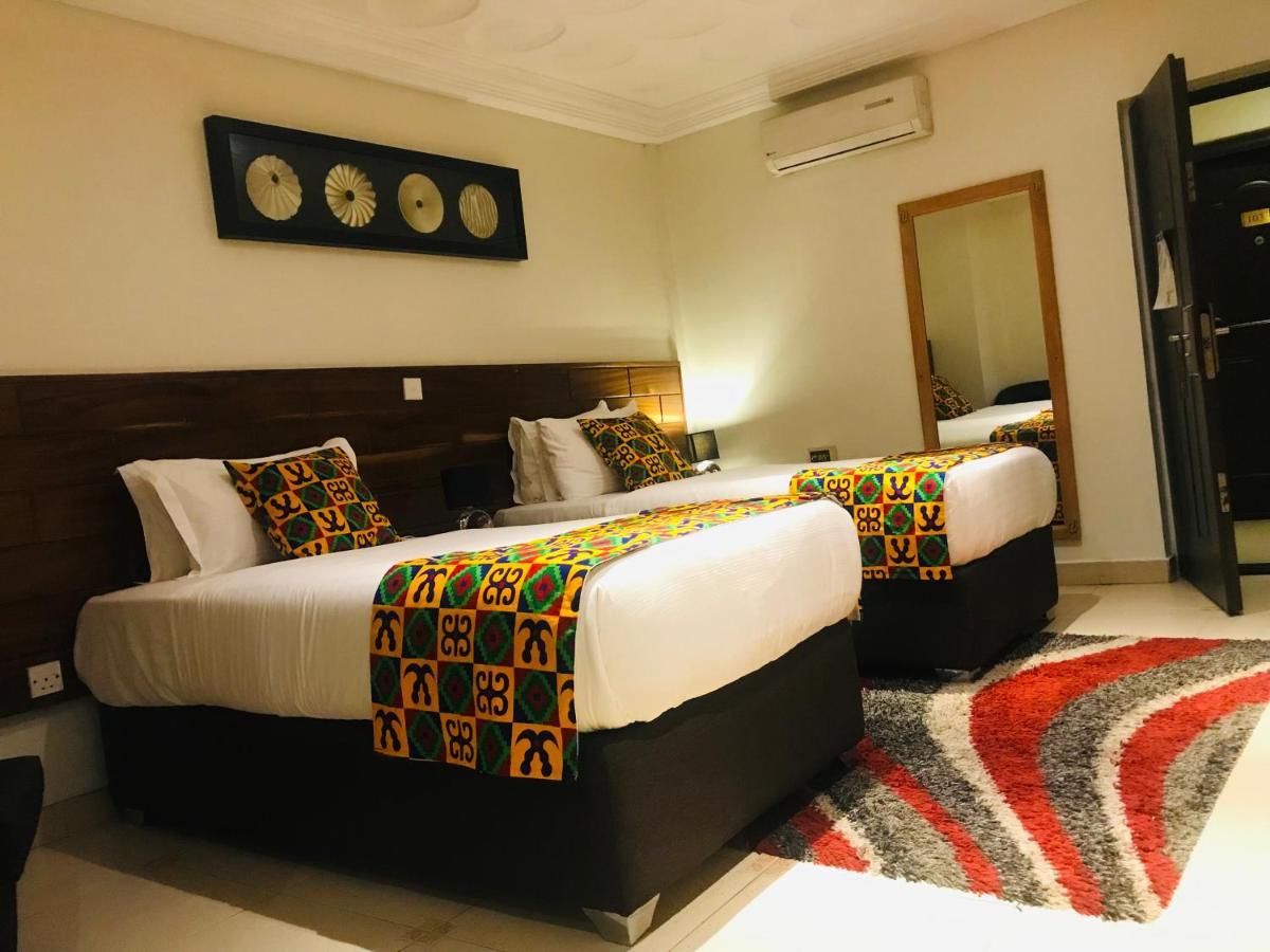 แอร์พอร์ต เวสต์ โฮเต็ล แอคครา Hotel อักกรา ภายนอก รูปภาพ