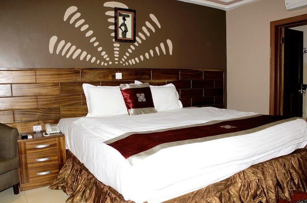 แอร์พอร์ต เวสต์ โฮเต็ล แอคครา Hotel อักกรา ภายนอก รูปภาพ