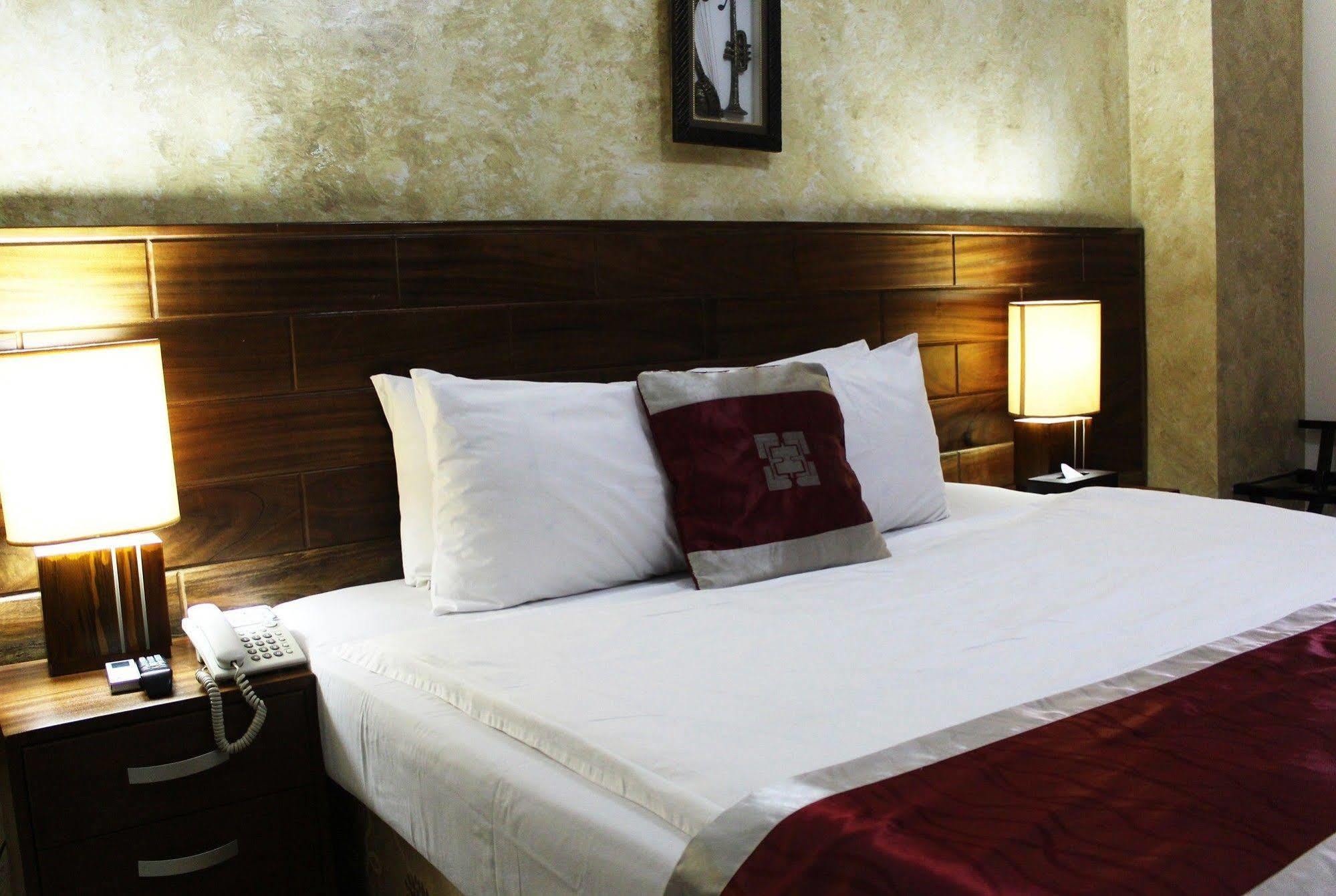 แอร์พอร์ต เวสต์ โฮเต็ล แอคครา Hotel อักกรา ภายนอก รูปภาพ