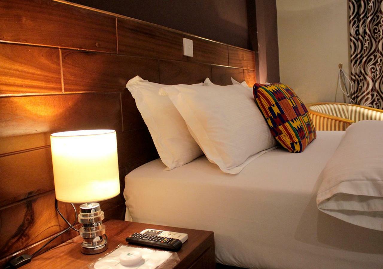 แอร์พอร์ต เวสต์ โฮเต็ล แอคครา Hotel อักกรา ภายนอก รูปภาพ