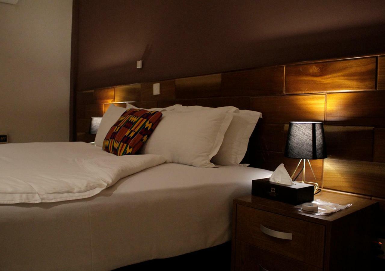 แอร์พอร์ต เวสต์ โฮเต็ล แอคครา Hotel อักกรา ภายนอก รูปภาพ