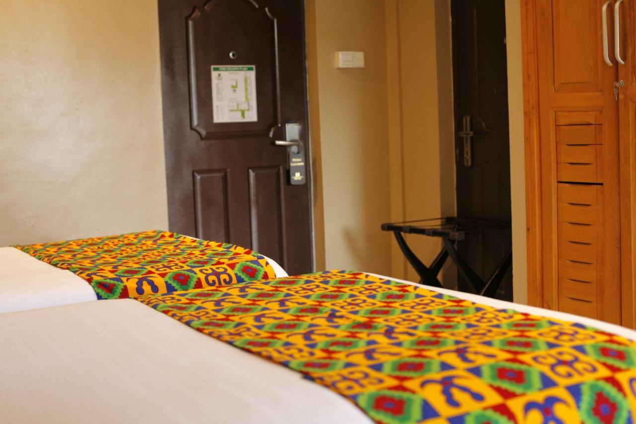 แอร์พอร์ต เวสต์ โฮเต็ล แอคครา Hotel อักกรา ภายนอก รูปภาพ