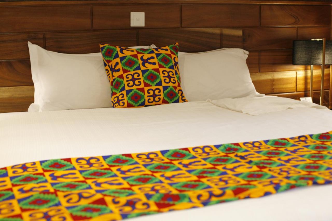 แอร์พอร์ต เวสต์ โฮเต็ล แอคครา Hotel อักกรา ภายนอก รูปภาพ