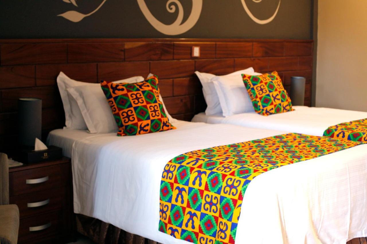 แอร์พอร์ต เวสต์ โฮเต็ล แอคครา Hotel อักกรา ภายนอก รูปภาพ